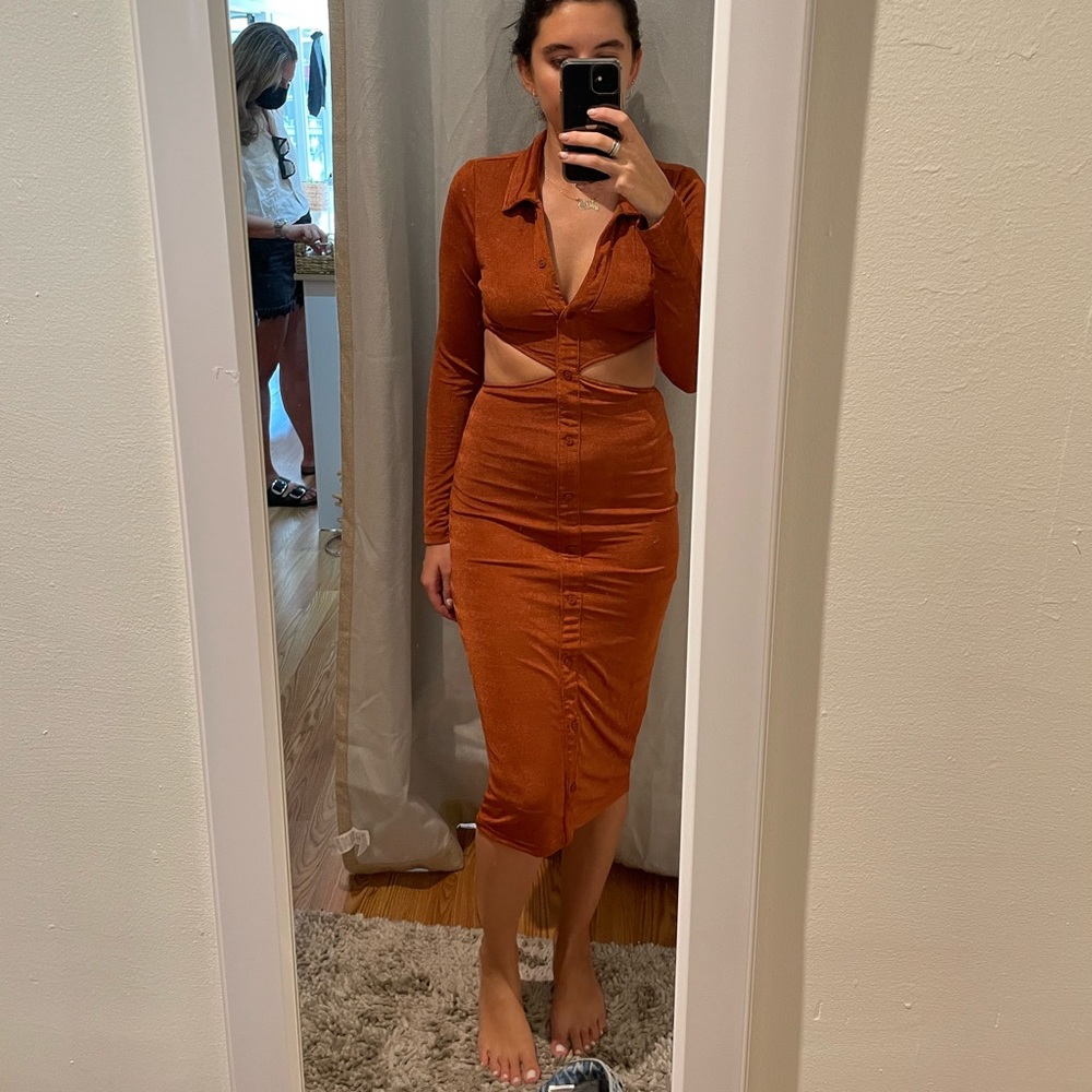 NWT Cut out midi dress
